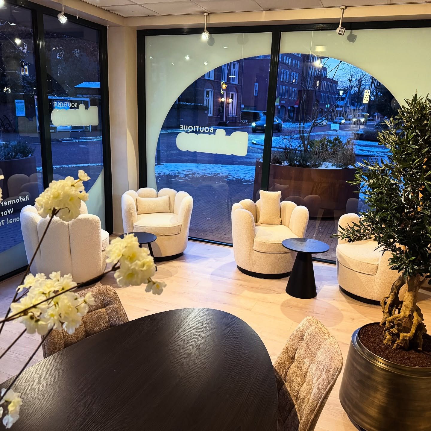 Zachte fauteuils in de lounge
